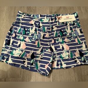 NWT Vineyards Vines Harbor Scene Foley Shorts